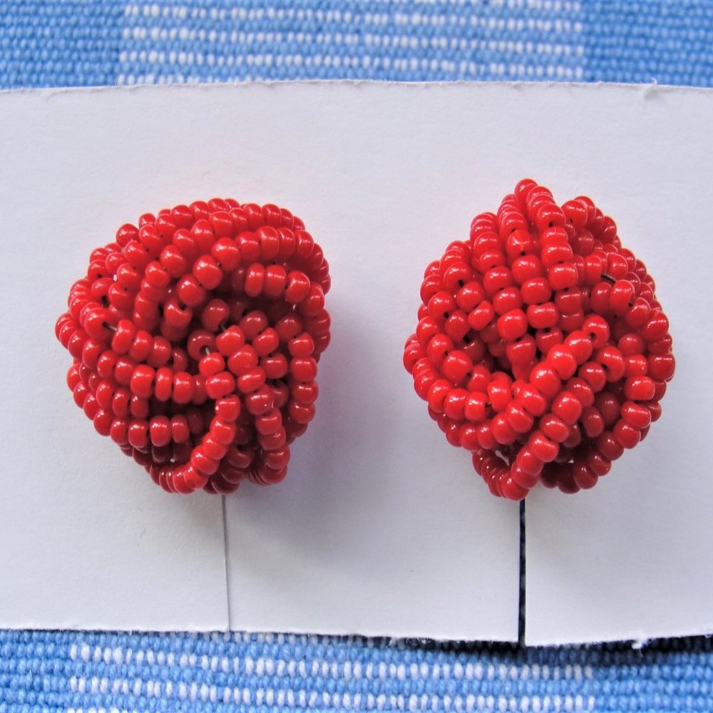 Vintage Red Glass Seed Bead Screwback Earrings